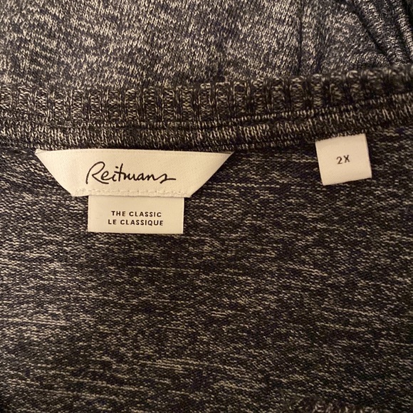 Reitman’s navy top with button up sleeves - Picture 4 of 5